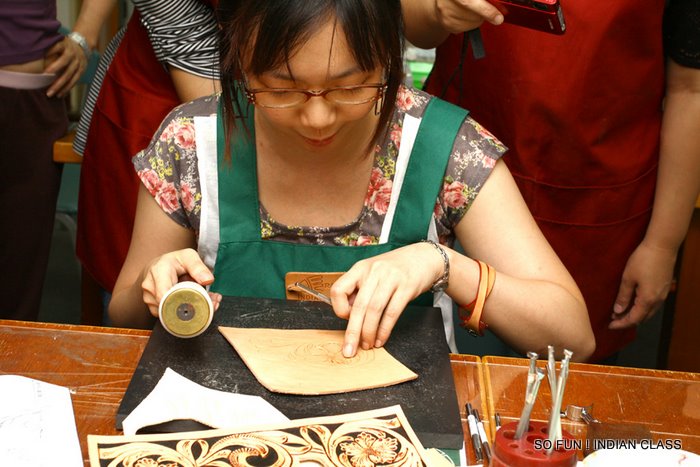 【手作皮革教學課程】極簡手縫袋-附加唐草課程