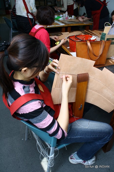 【手作皮革教學課程】極簡風手縫托特包