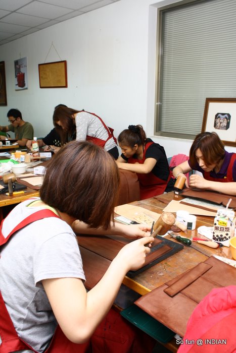 【手作皮革教學課程】夫烈區-極簡風手縫托特包